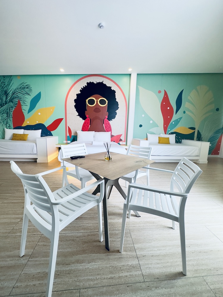 1. Golden Suite image00004